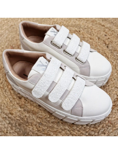 Sneakers MONICA Vanessa Wu...
